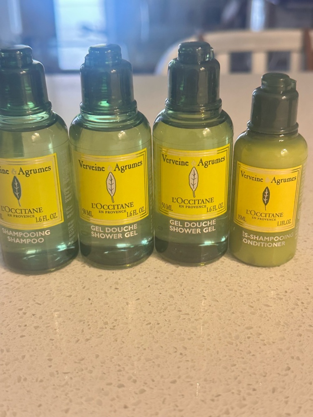 L'OCCITANE Verveine Agrumes Mini Shower Gel & Conditioner Set - Green/Yellow
